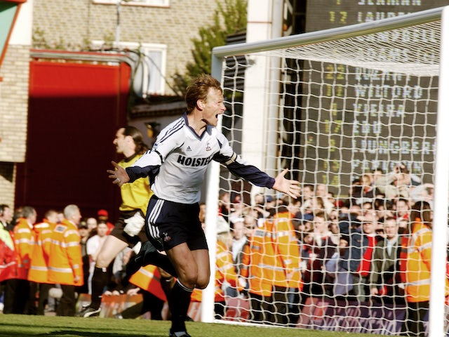 Teddy Sheringham celebrates scoring for Tottenham in 2002