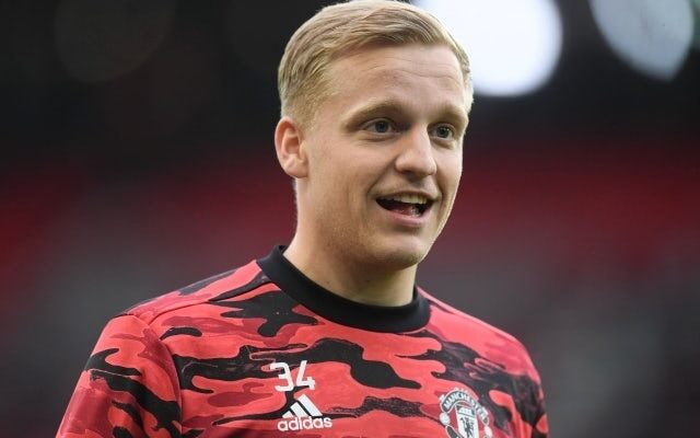 Donny van de Beek ‘in contention to start for Manchester United at Watford’