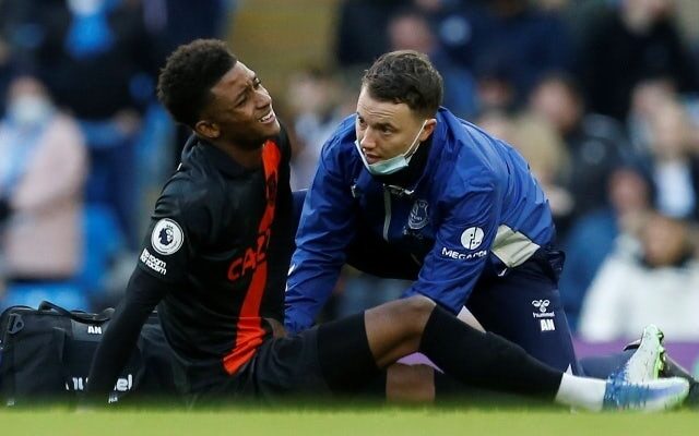 Everton’s Demarai Gray suffers injury against Manchester City