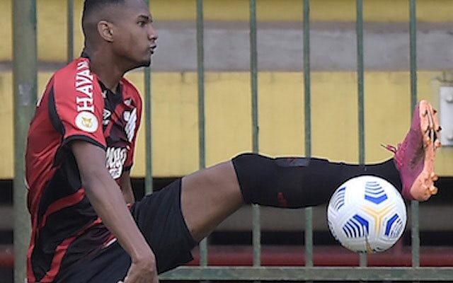 Manchester City ‘keeping tabs on Brazilian defender Abner Vinicius’