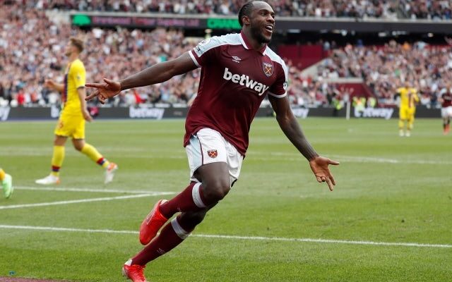 Michail Antonio signs contract extension at West Ham United