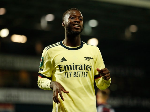 Nicolas Pepe in action for Arsenal in August 2021