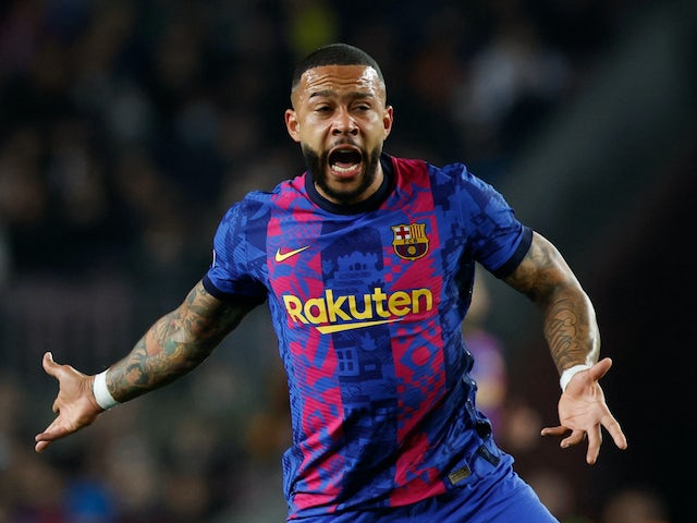 Memphis Depay in action for Barcelona in March 2022