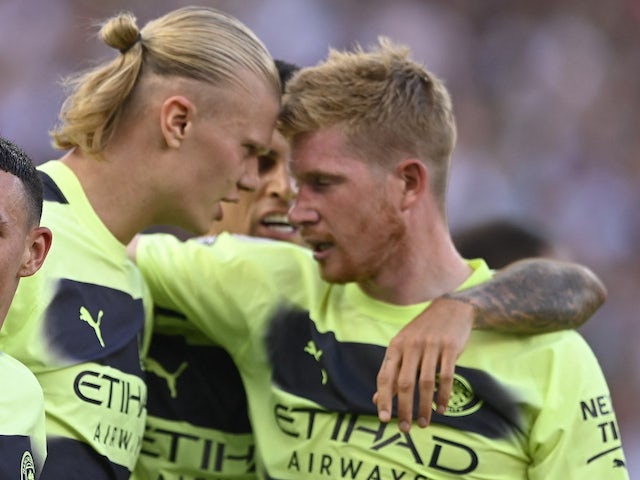 Manchester City's Erling Braut Haaland and Kevin De Bruyne share a moment on August 7, 2022