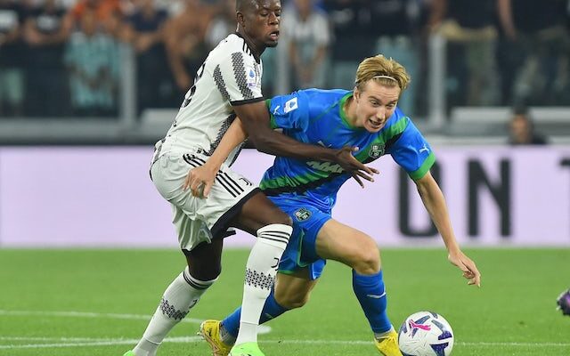 Chelsea sign Denis Zakaria on loan from Juventus with option to buy