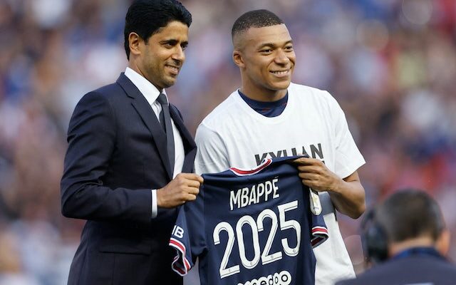 Kylian Mbappe confirms President Macron had role in rejecting Real Madrid offer
Kylian Mbappe reveals Emmanuel Macron played a key role in his decision to turn down a move to Real Madrid and remain with Paris Saint-Germain.

16:40