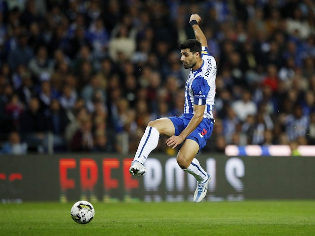 Mehdi Taremi in action for Porto on September 30, 2022