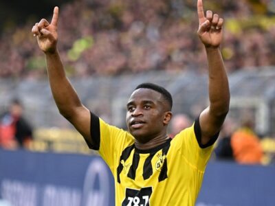 Borussia Dortmund ‘make final contract offer to Youssoufa Moukoko’